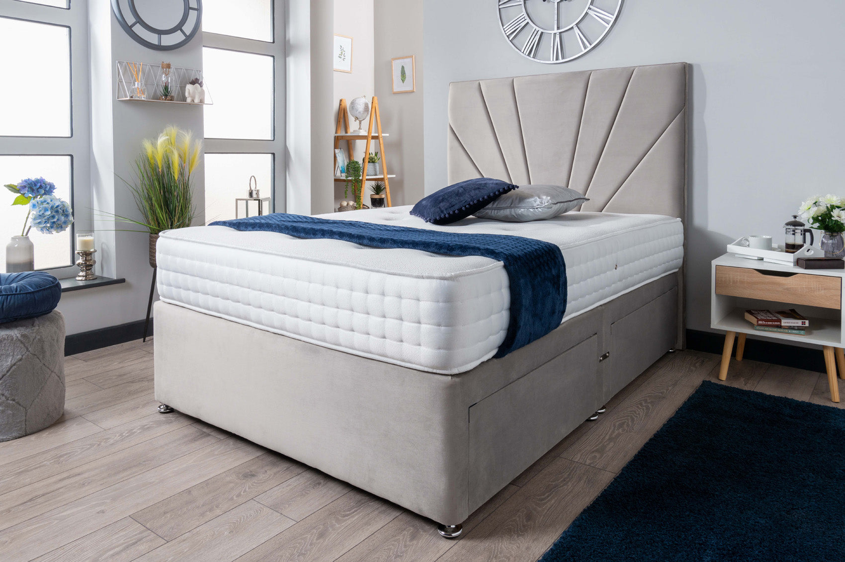 The Yenisei Divan Bed Set Plush