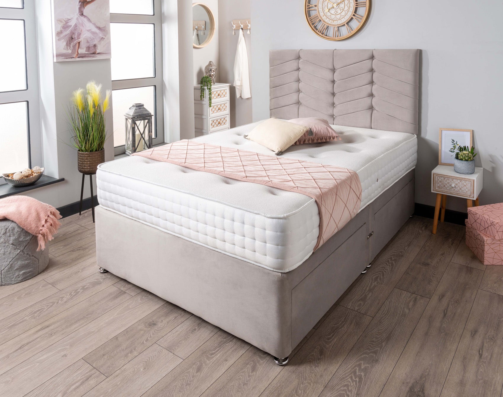 The Evinos Bed Set Plush