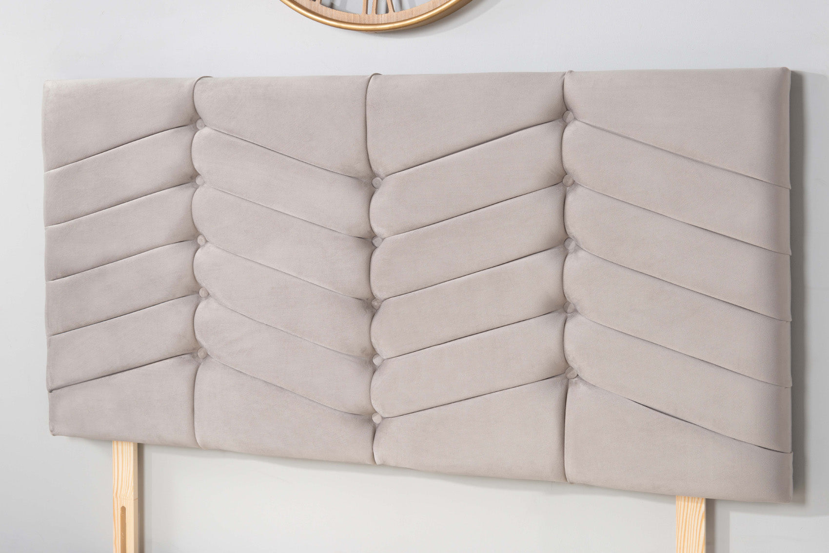 The Evinos Bed Set Plush