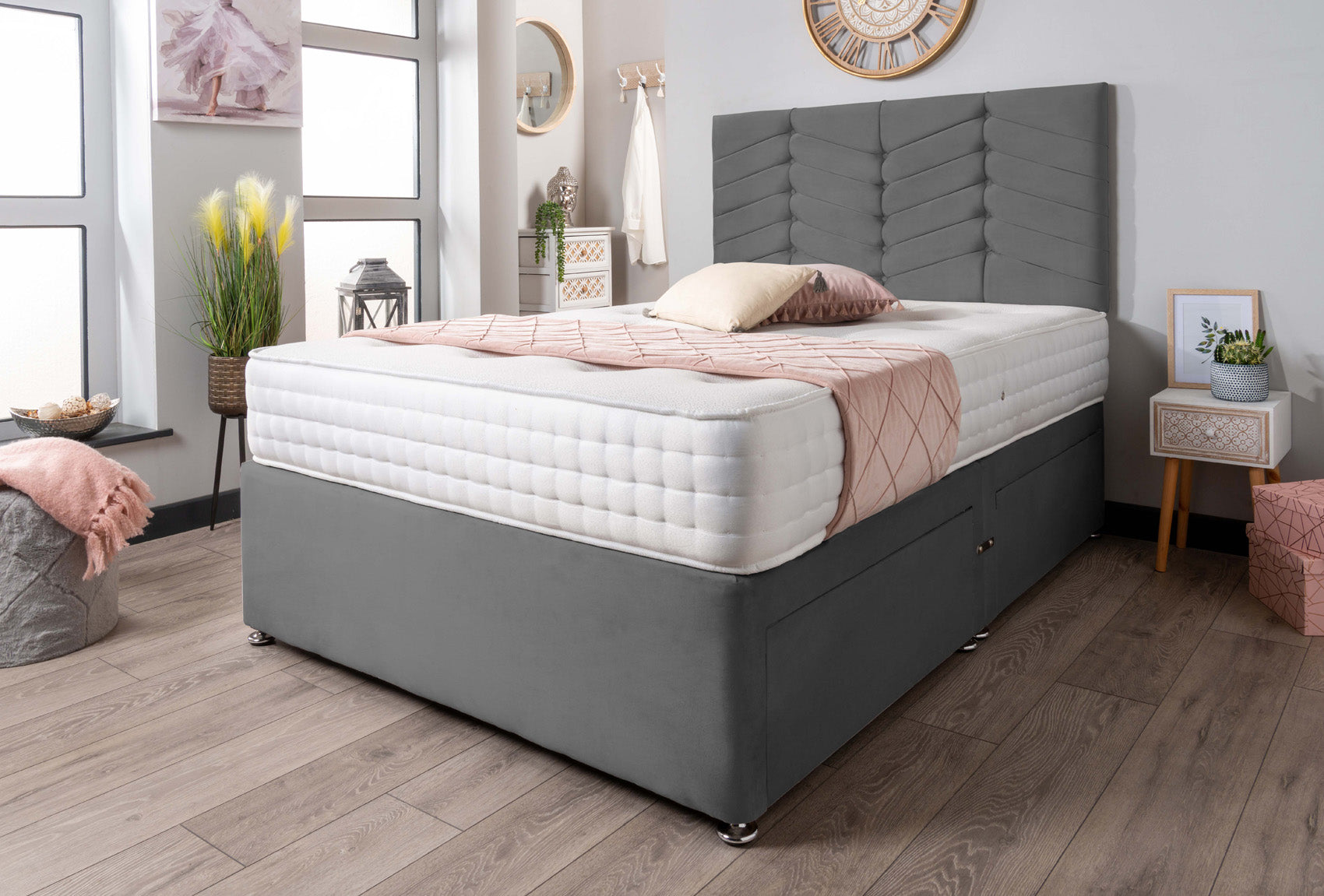 The Evinos Bed Set Plush
