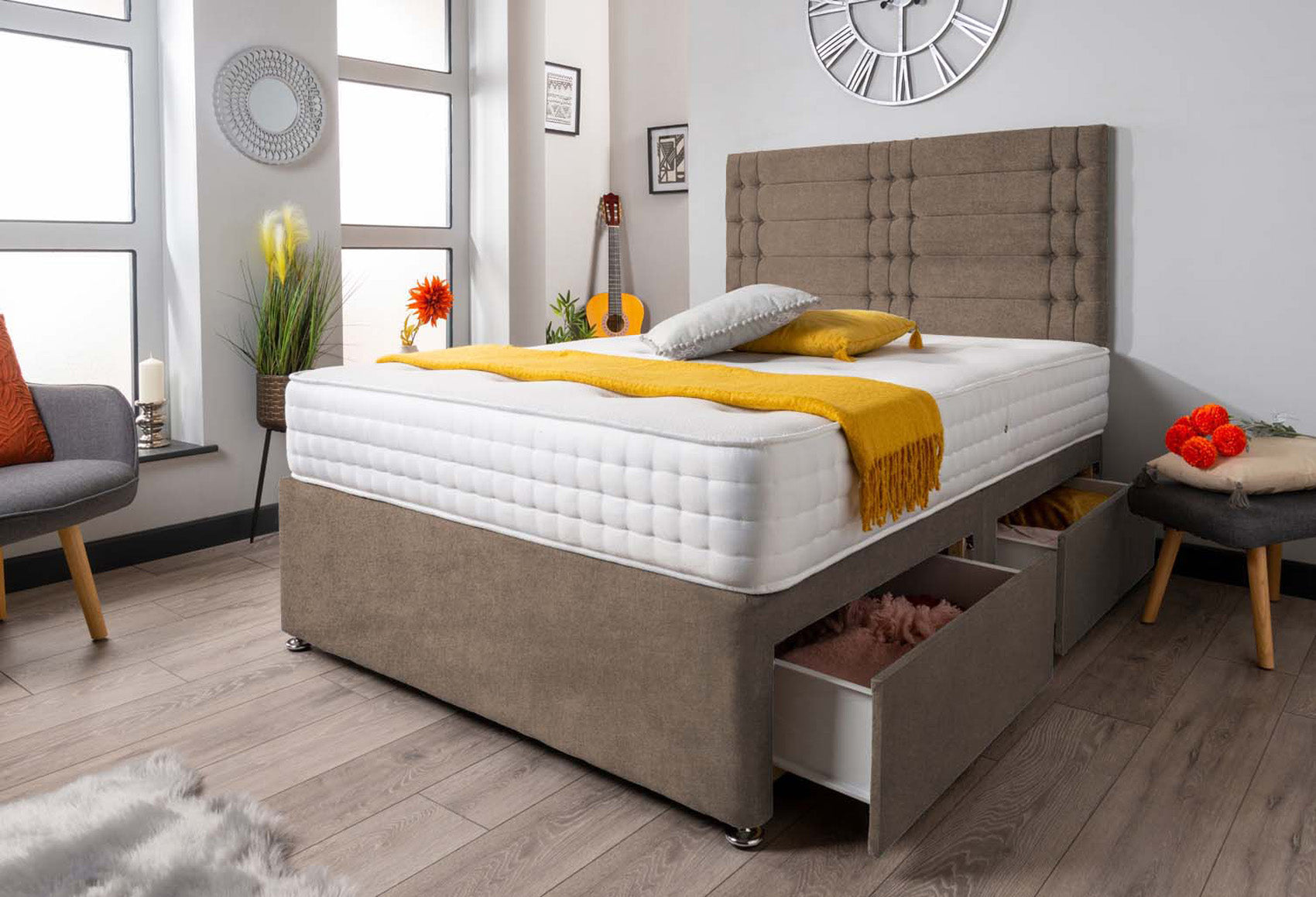 The Seine Divan Bed Set Naples