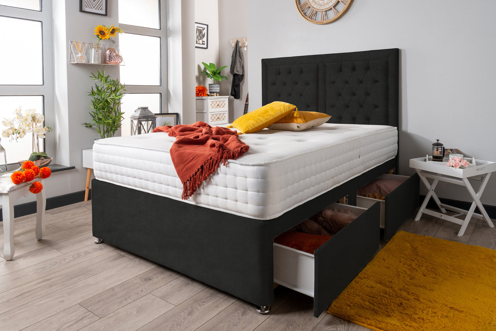 The Parana Chesterfield Divan Bed Set Naples