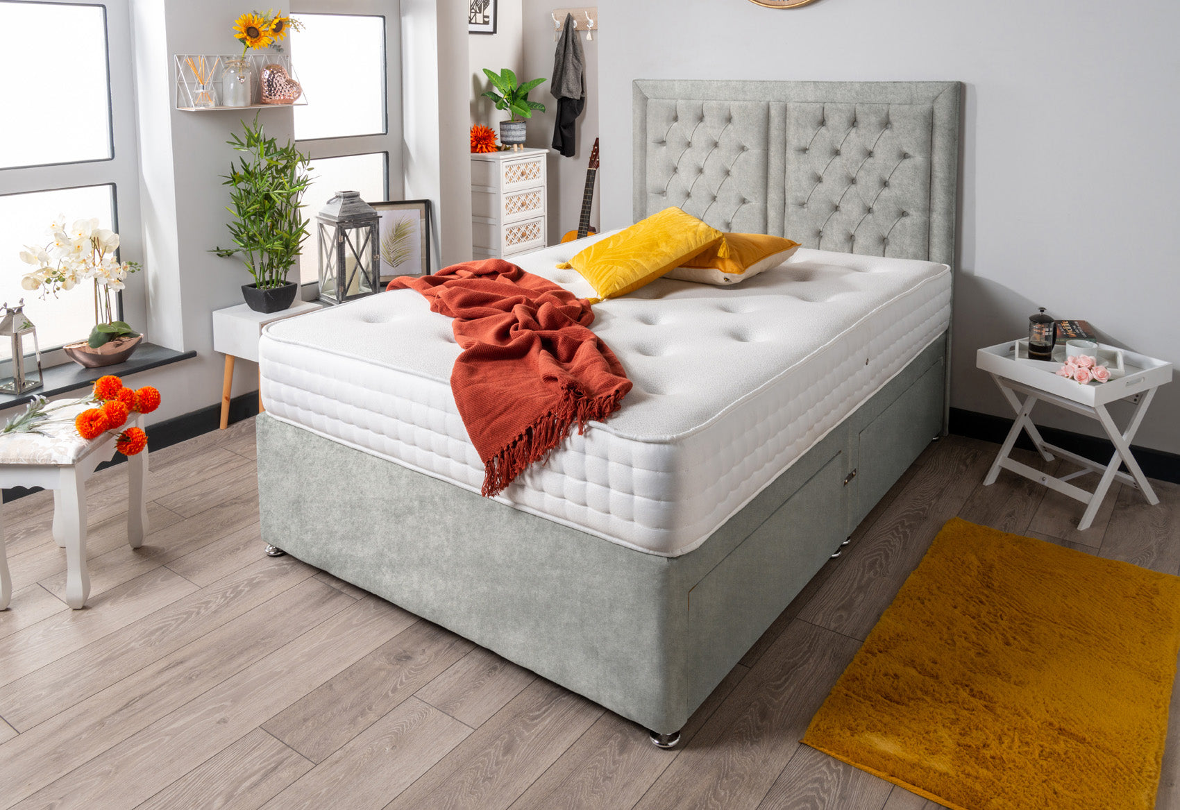 The Parana Chesterfield Divan Bed Set Naples
