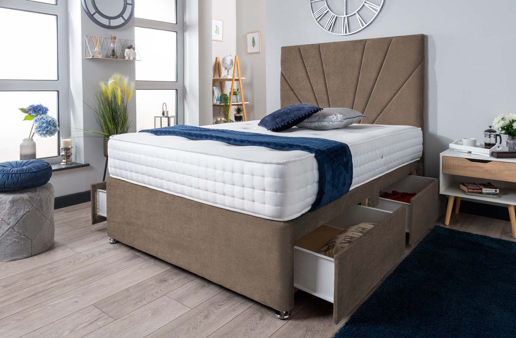 The Yenisei Divan Bed Set Naples