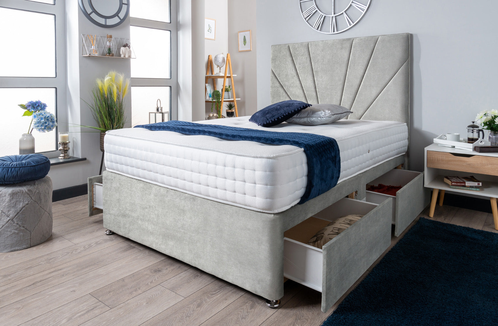 The Yenisei Divan Bed Set Naples