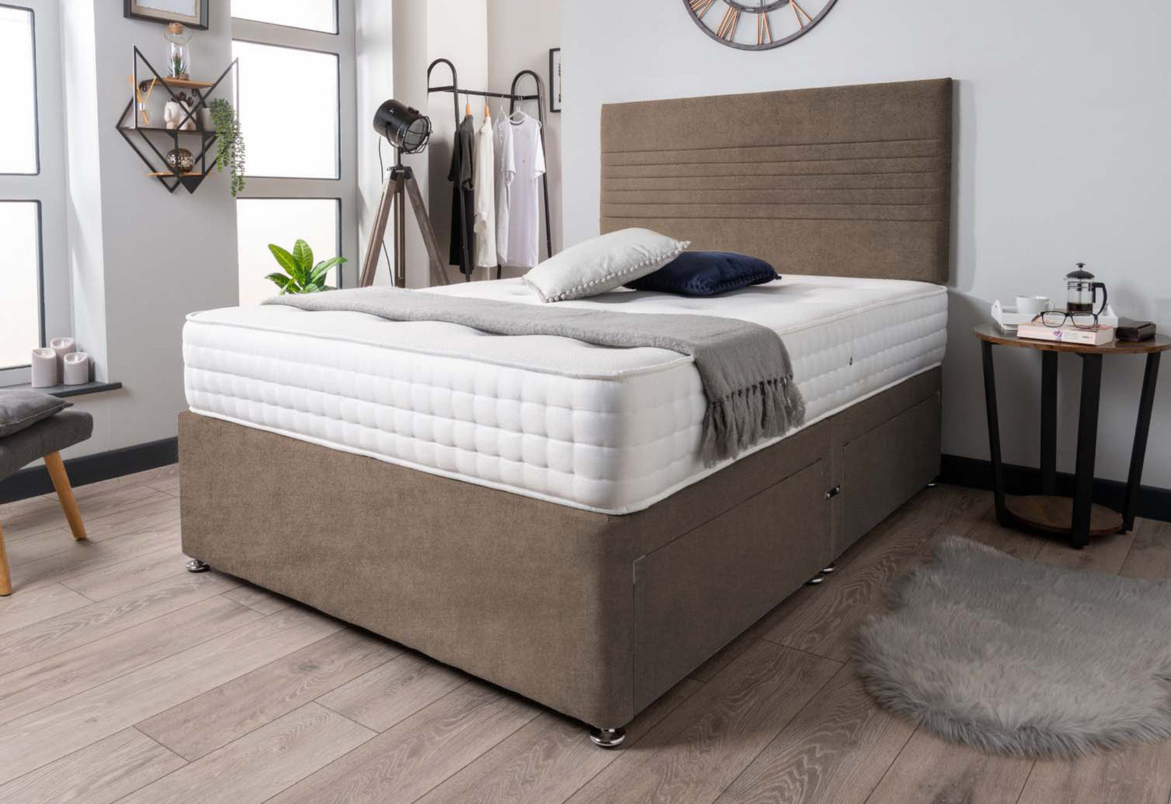 The Ebro Divan Bed Set Naples