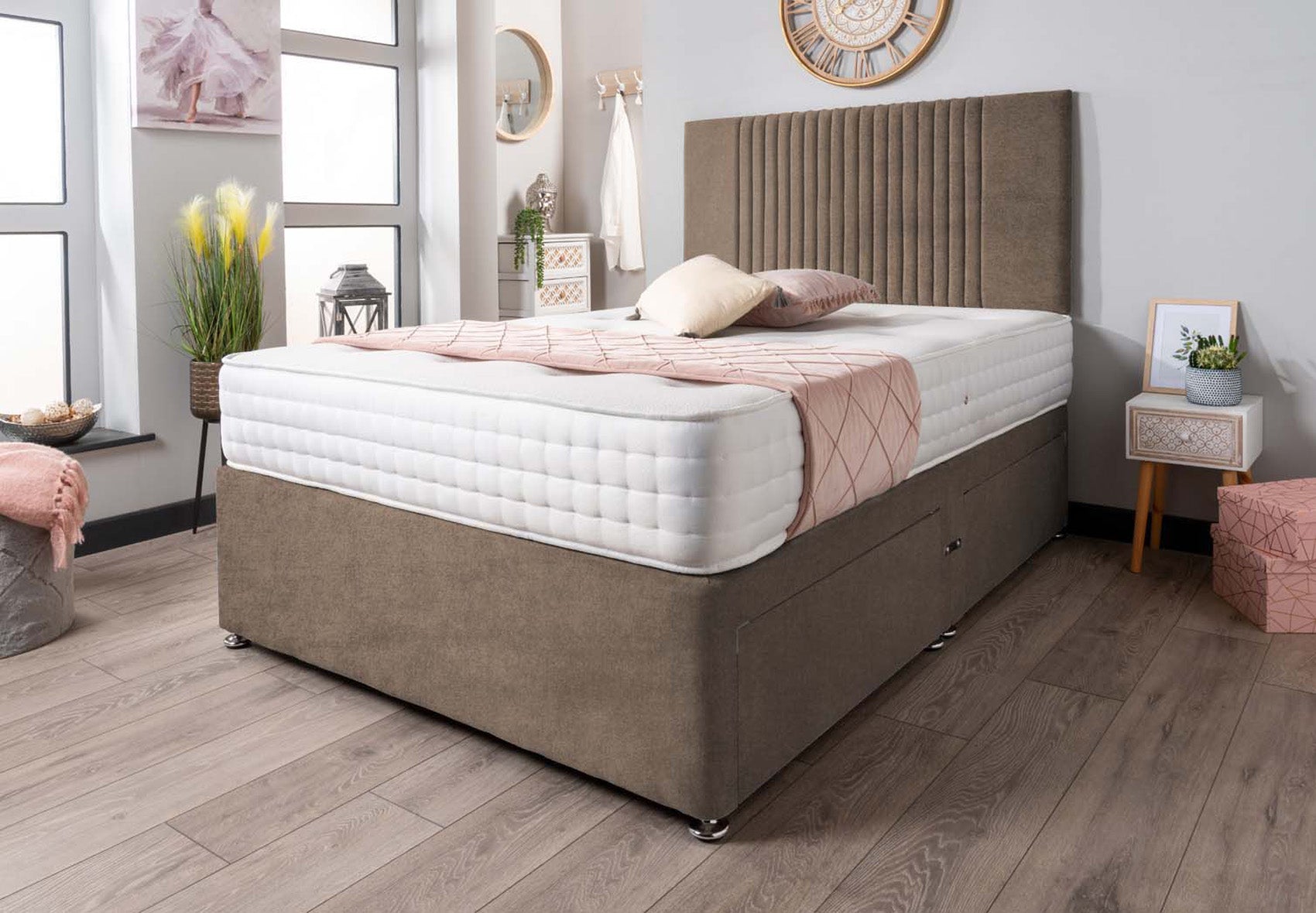 The Neda Divan Bed Set Naples