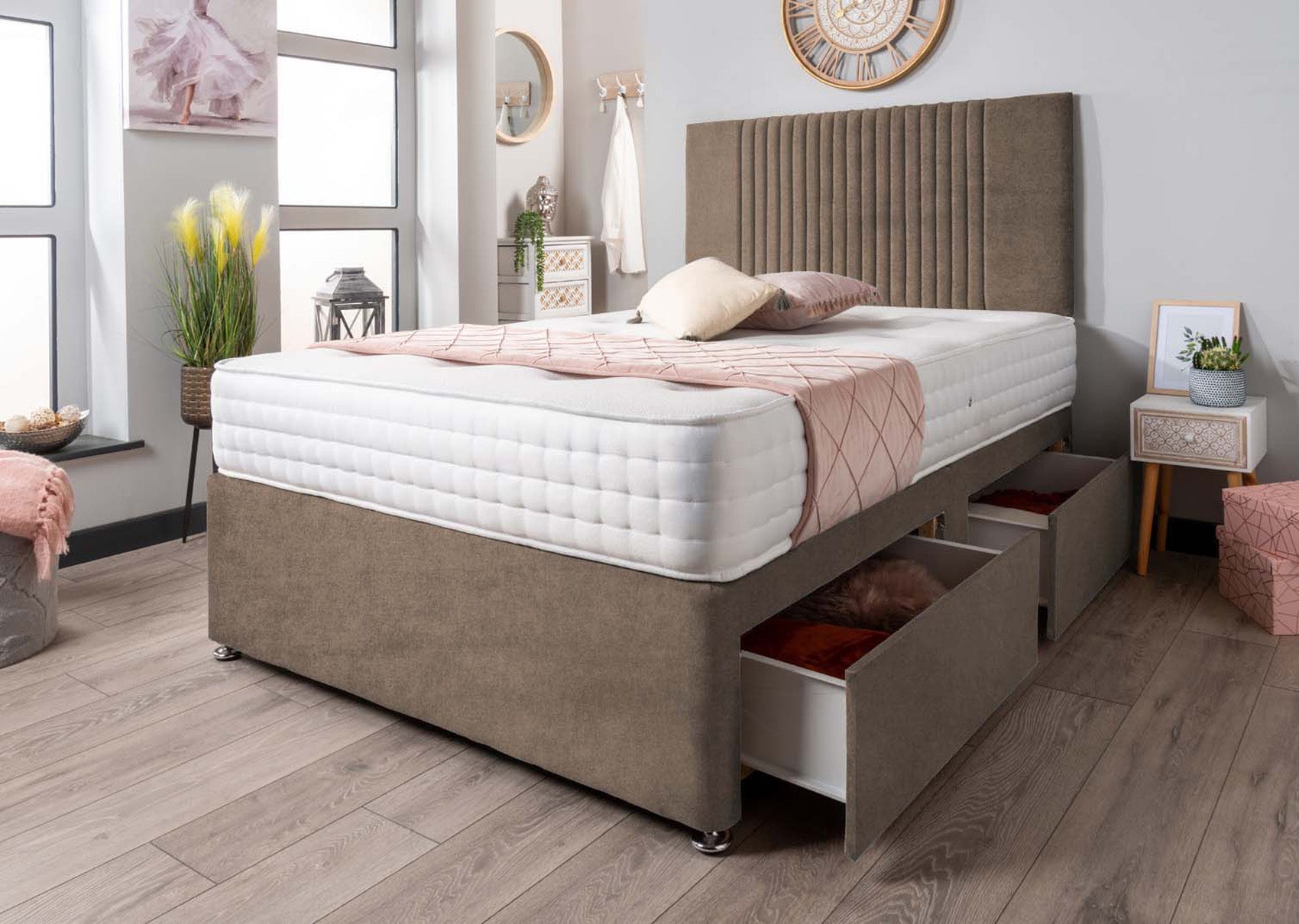 The Neda Divan Bed Set Naples