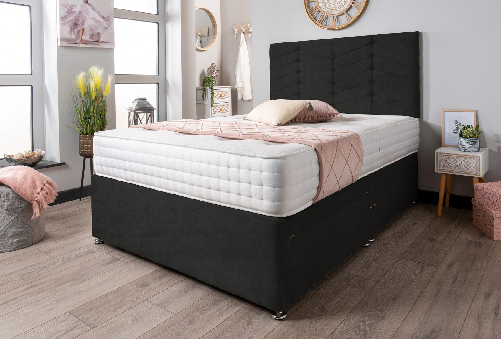 The Evinos Bed Set Naples