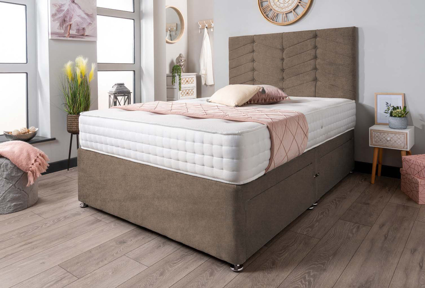 The Evinos Bed Set Naples